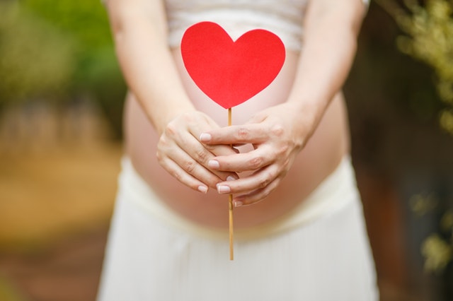 Qué cubre un seguro de salud durante el embarazo